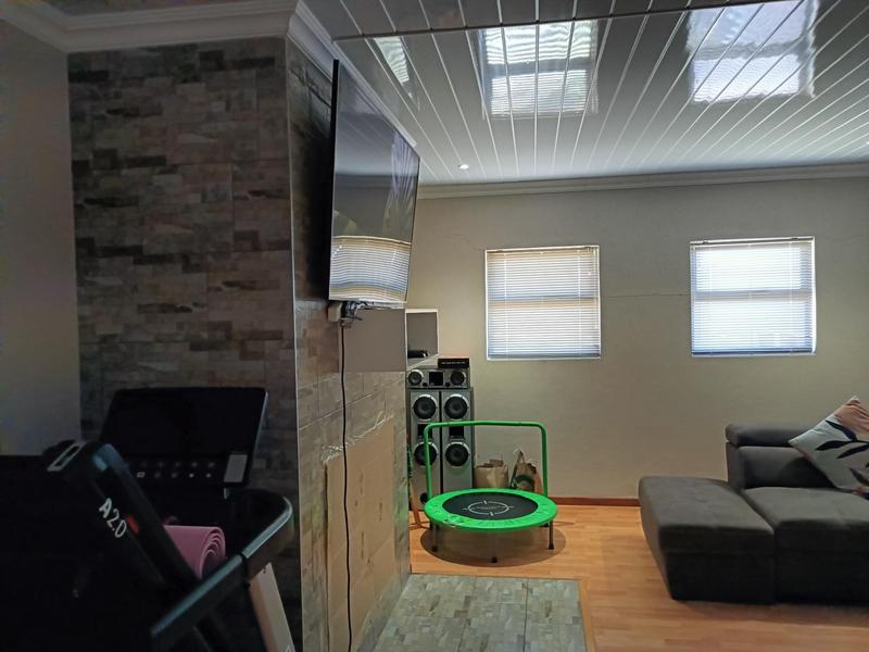 4 Bedroom Property for Sale in Darling Western Cape